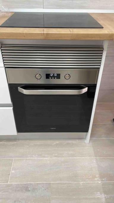 Planta Baja Moderna Y Nueva A Estrenar En El Centro Ciudad 2 Habitaciones Y 2 Banos Elche Eksteriør billede