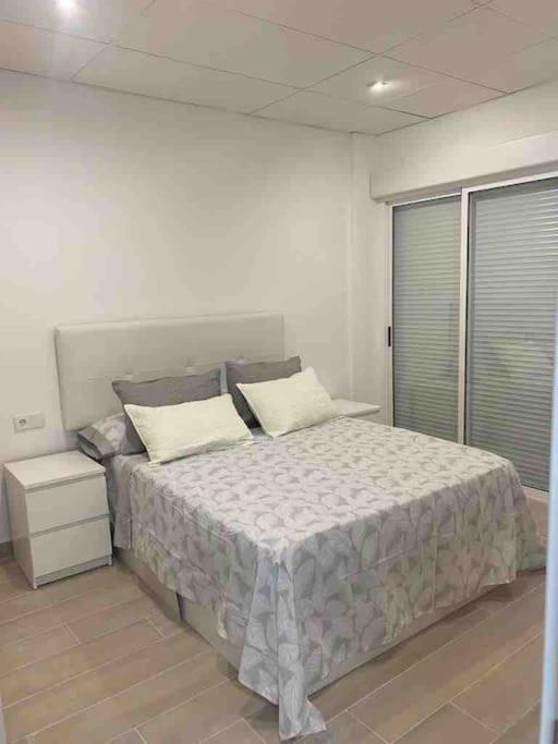 Planta Baja Moderna Y Nueva A Estrenar En El Centro Ciudad 2 Habitaciones Y 2 Banos Elche Eksteriør billede