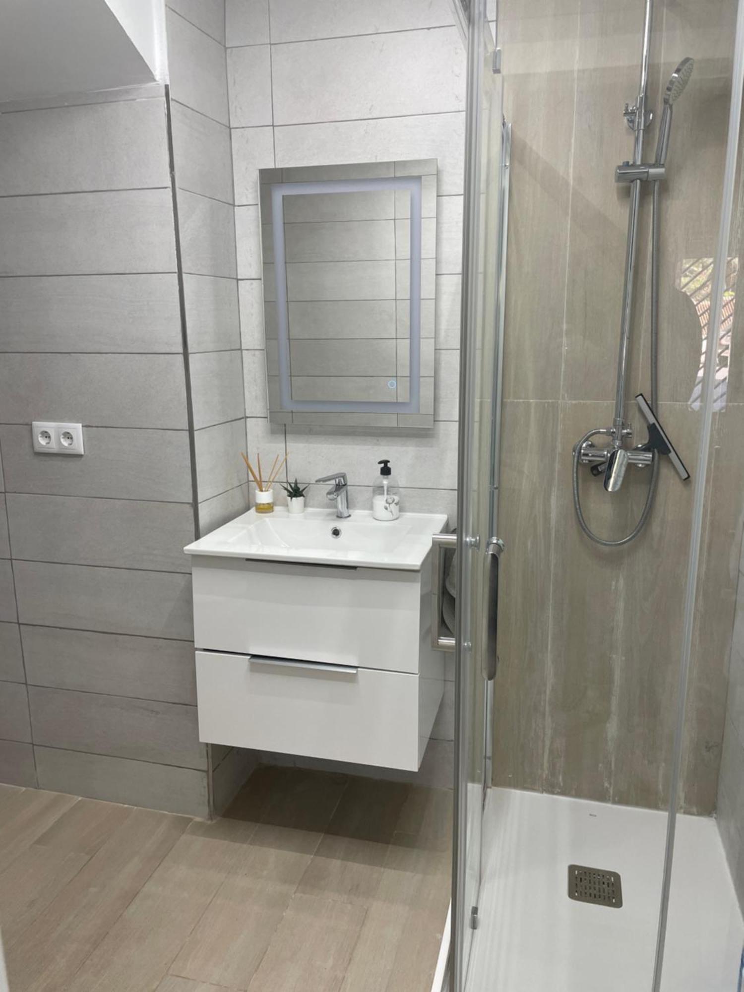 Planta Baja Moderna Y Nueva A Estrenar En El Centro Ciudad 2 Habitaciones Y 2 Banos Elche Eksteriør billede